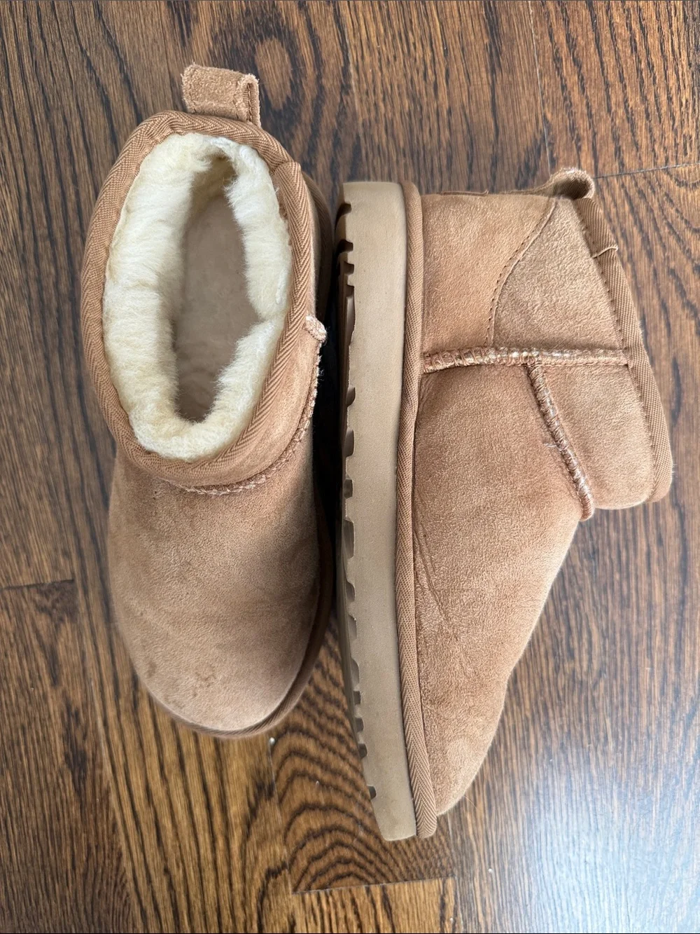 Girls Ugg “Classic Ultra- Mini” Booties, size 4 big kids